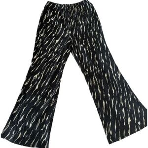 Black Wide-Leg Patterned Knit Pants